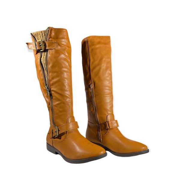 Rhoswen Faux Leather Boots - Picture 2 of 4